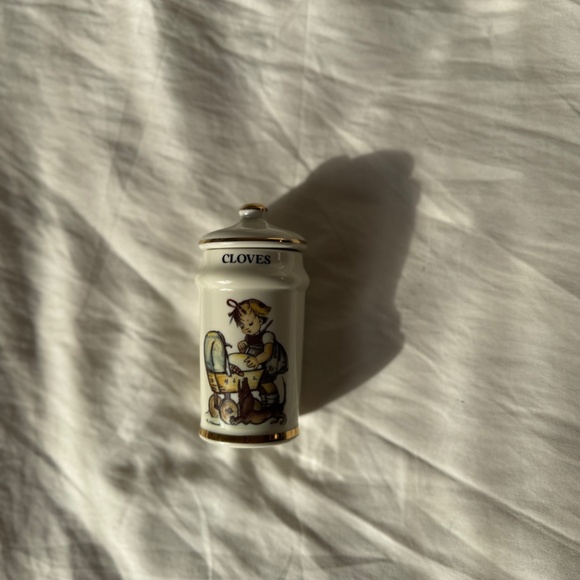 Mj Hummel Spice Jars - 7 - Picture 7 of 9